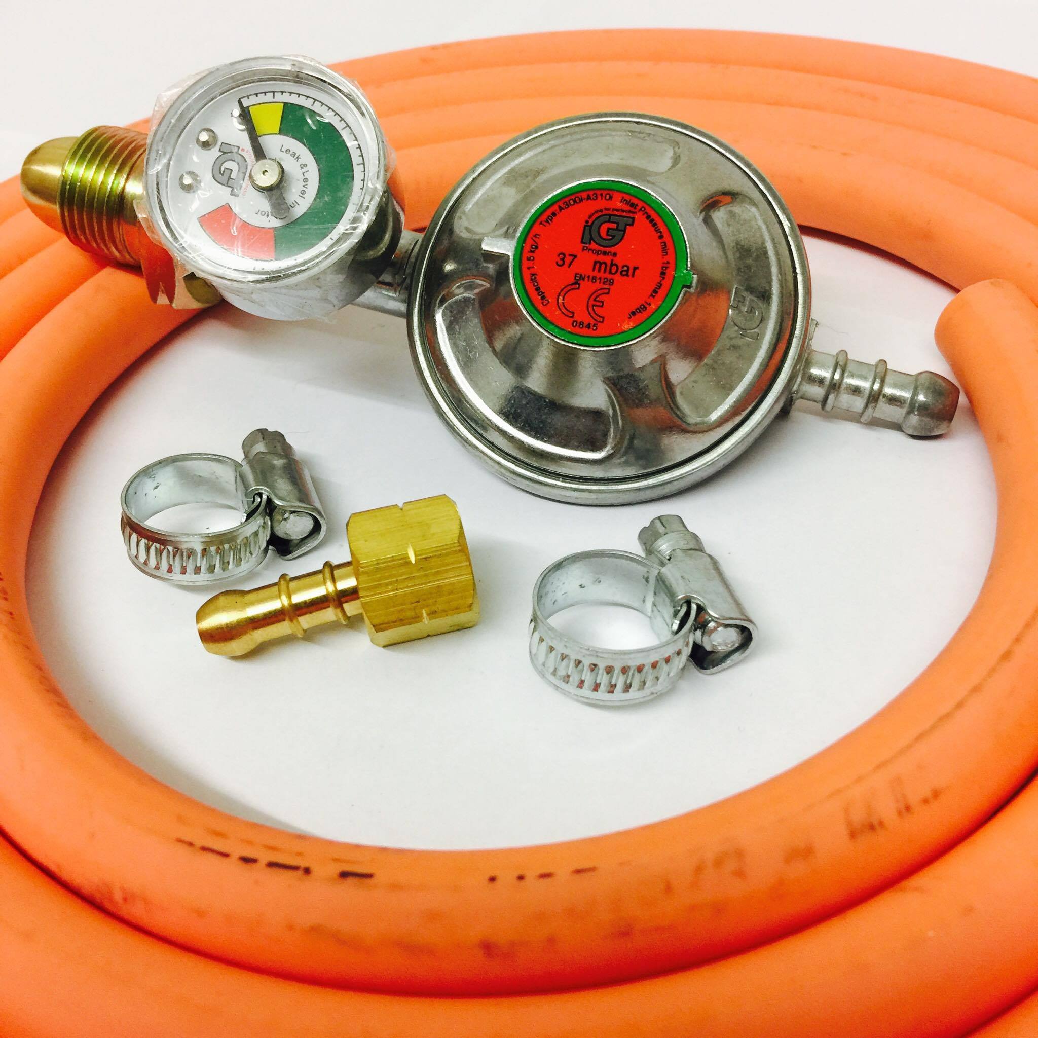 Propane Regulator With Gauge Screw In 8mm Gas Hose 1 5 Metre 2 Jubilee Clips 1 4 Left